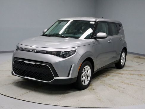 Used 2025 Kia Soul LX image 6