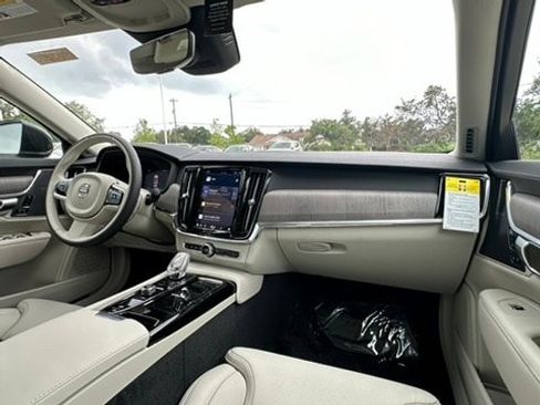 Certified 2024 Volvo S90 T8 Ultimate image 10