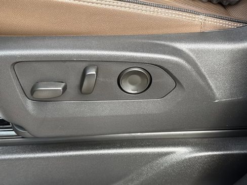 Used 2025 Chevrolet Suburban High Country image 22