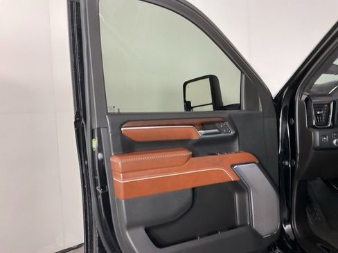 Used 2024 GMC Sierra 3500 Denali Ultimate image 15