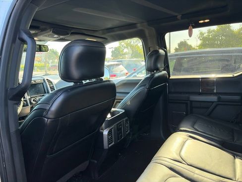Used 2015 Ford F150 Platinum w/ Equipment Group 701A Luxury AWD/4WD image 8