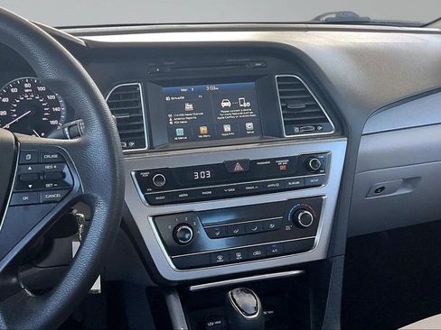 Used 2017 Hyundai Sonata SE FWD image 9