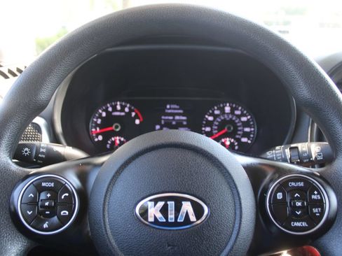 Used 2021 Kia Soul S FWD image 26