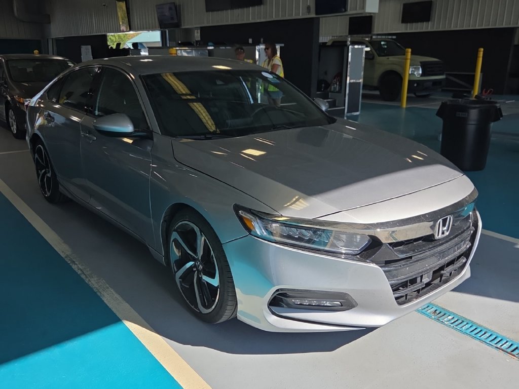 Used 2018 Honda Accord Sport image 3