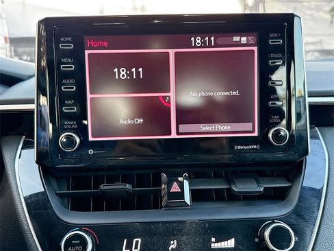 Used 2021 Toyota Corolla LE image 15