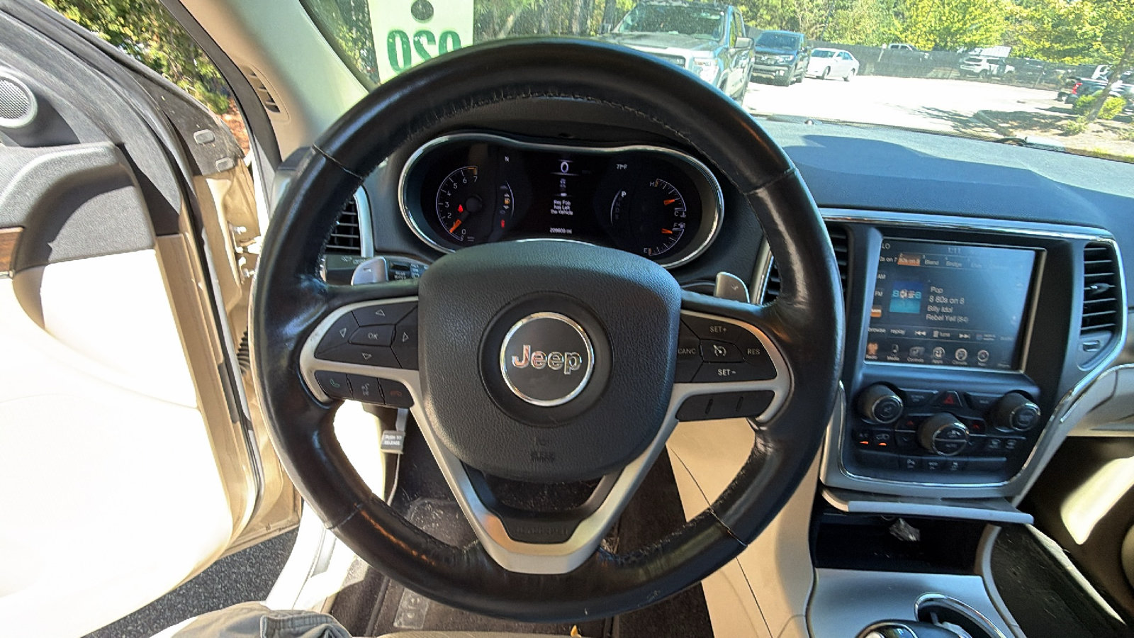 Used 2015 Jeep Grand Cherokee Limited w/ Luxury Group II AWD/4WD image 26