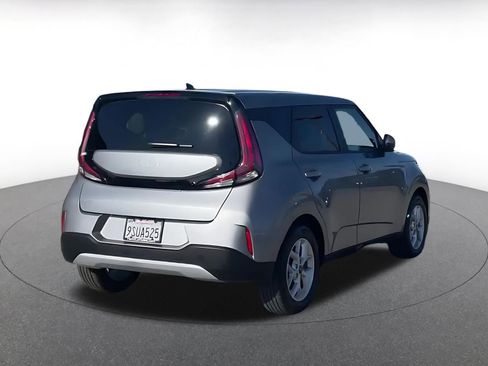 Used 2025 Kia Soul LX w/ LX Technology Package image 14