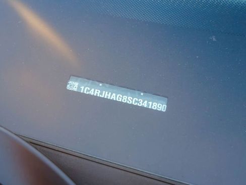 New 2025 Jeep Grand Cherokee Laredo X w/ Luxury Tech Group I image 29