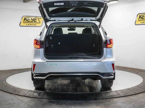 Used 2022 Lexus RX 350L FWD w/ Premium Package image 27