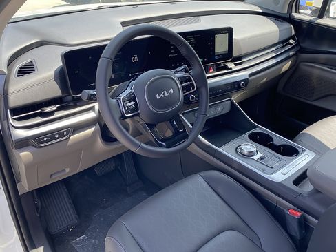 New 2026 Kia Carnival LXS FWD image 21