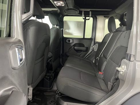 Used 2023 Jeep Wrangler Unlimited w/ Sun & Screen Package image 13