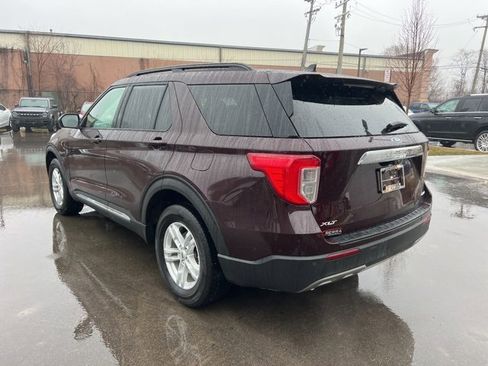 Certified 2022 Ford Explorer XLT w/ Equipment Group 202A image 7