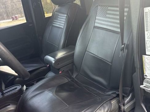 Used 2010 Jeep Wrangler Unlimited Sahara w/ Dual Top Group image 28