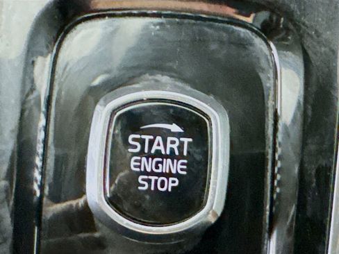 Used 2019 Volvo S60 T5 Inscription image 19