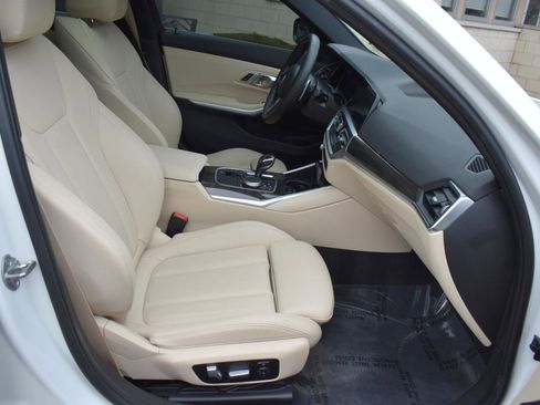 Used 2020 BMW 330i xDrive Sedan w/ Convenience Package image 41