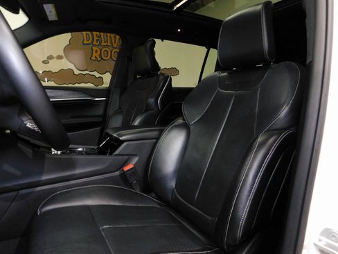 Used 2022 Jeep Grand Cherokee L Overland w/ Luxury Tech Group IV image 37