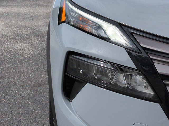 Certified 2026 Nissan Rogue SV FWD image 10