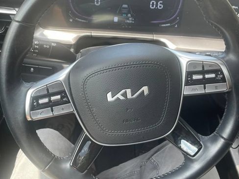 Used 2024 Kia Telluride S w/ S Sunroof Package FWD image 11