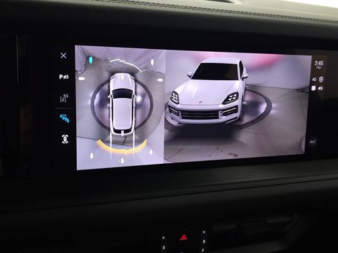 Used 2025 Porsche Cayenne GTS AWD/4WD image 36