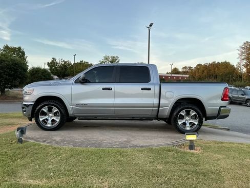 Used 2025 RAM 1500 Big Horn AWD/4WD image 4