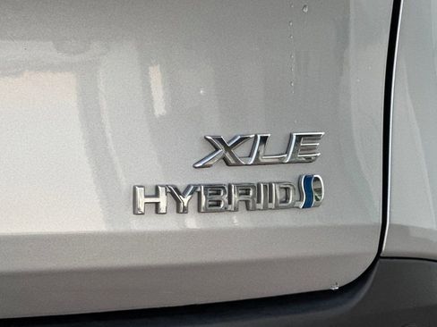 Certified 2023 Toyota Sienna XLE image 36