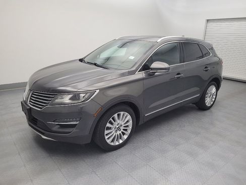 Used 2017 Lincoln MKC Reserve w/ Lincoln MKC Climate Package FWD image 2