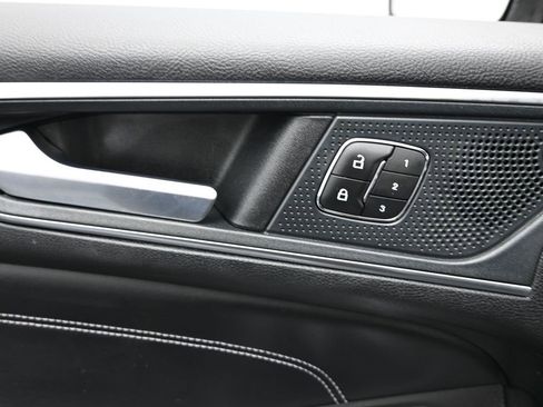 Used 2024 Ford Edge Titanium image 11