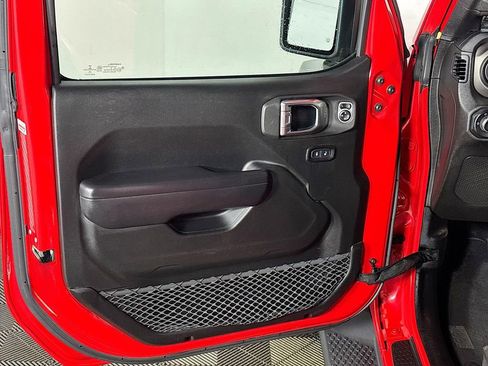 Used 2018 Jeep Wrangler Sport image 10