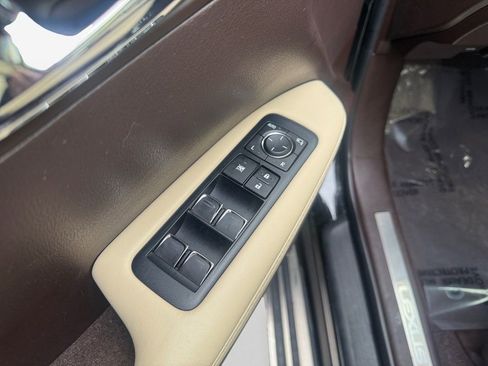 Used 2020 Lexus RX 350L Premium w/ Premium Package image 10