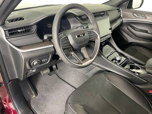 New 2026 Jeep Grand Cherokee Altitude AWD/4WD image 2