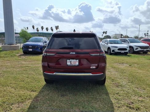 Used 2024 Jeep Grand Cherokee Laredo RWD image 4