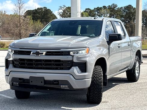 Used 2024 Chevrolet Silverado 1500 RST image 3