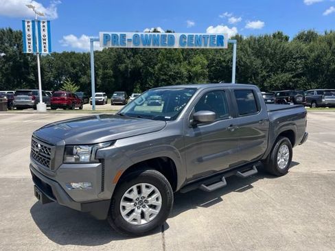 Used 2022 Nissan Frontier SV AWD/4WD image 2