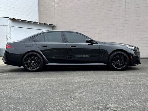 Used 2025 BMW M5 w/ Executive Package image 6