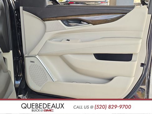 Used 2019 Cadillac Escalade Luxury AWD/4WD image 25
