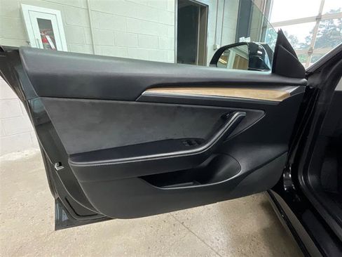 Used 2021 Tesla Model 3 Standard Range Plus RWD image 10