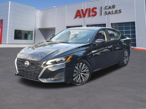 Used 2025 Nissan Altima 2.5 SV FWD image 1