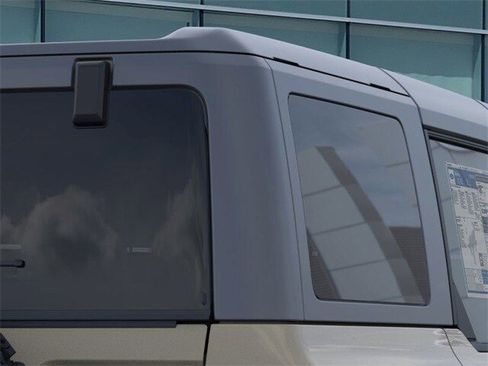 New 2025 Ford Bronco Badlands image 17