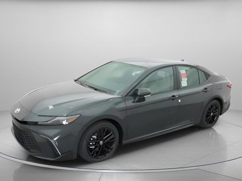 New 2026 Toyota Camry SE image 2