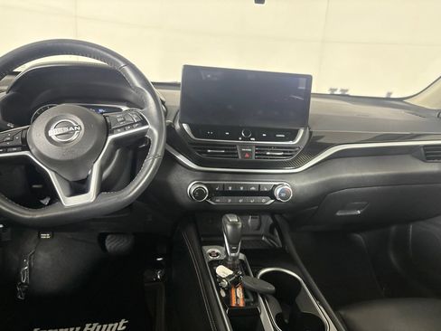 Used 2024 Nissan Altima 2.5 SR w/ SR Premium Package FWD image 26