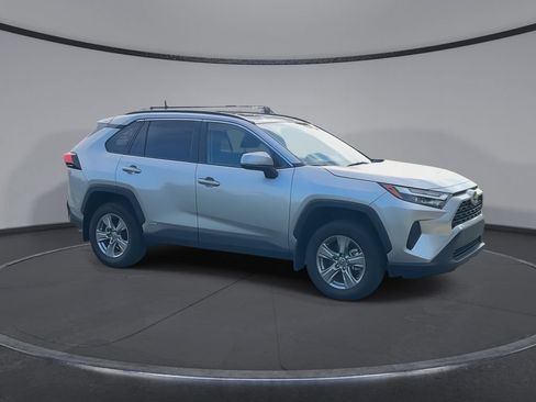 Used 2024 Toyota RAV4 XLE w/ Convenience Package AWD/4WD image 2