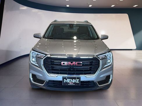 Used 2023 GMC Terrain SLE w/ Driver Convenience Package AWD/4WD image 2
