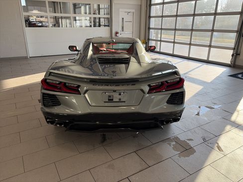 Used 2023 Chevrolet Corvette Stingray Premium Conv w/ Z51 Performance Package image 6