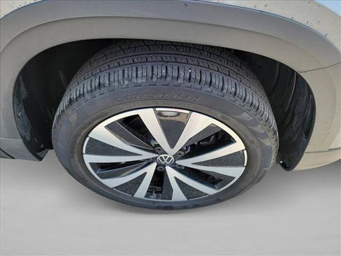 Used 2023 Volkswagen Taos SE AWD/4WD image 10