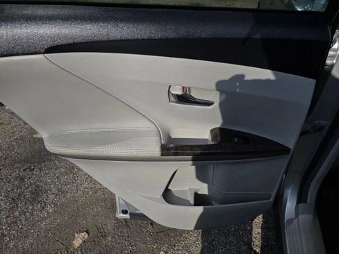 Used 2013 Toyota Venza image 13