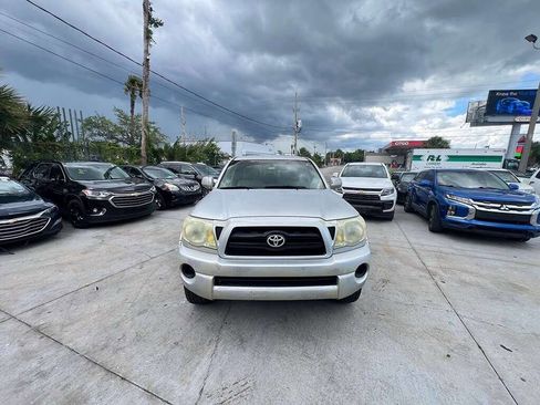 Used 2005 Toyota Tacoma PreRunner RWD image 1