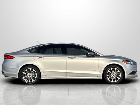 Used 2017 Ford Fusion S image 3