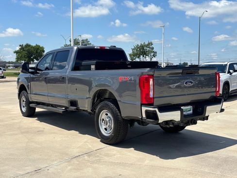 Used 2024 Ford F250 XLT AWD/4WD image 3