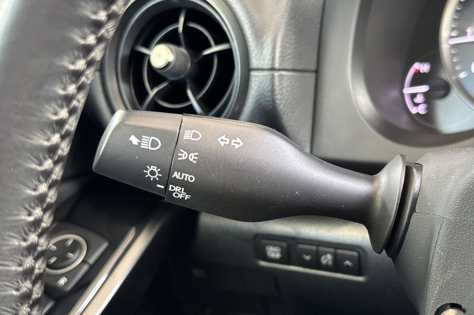 Used 2023 Lexus IS 300 w/ Comfort Package RWD image 31