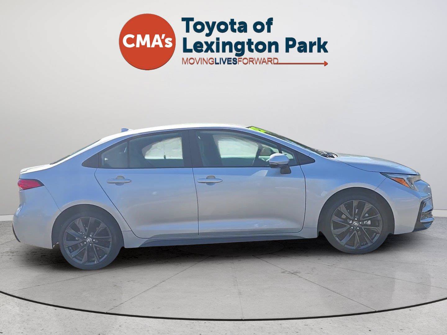 Used 2025 Toyota Corolla SE w/ Convenience Package FWD image 6